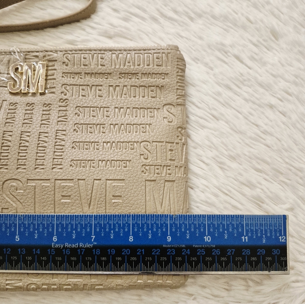 Steve Madden Tan Embossed Wristlet Bag - Picture 7 of 8